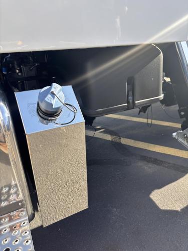 FREIGHTLINER BUSINESS CLASS M2 106 PLUS