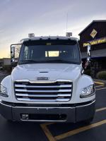 FREIGHTLINER BUSINESS CLASS M2 106 PLUS