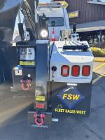 FREIGHTLINER BUSINESS CLASS M2 106 PLUS