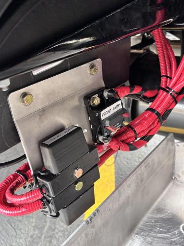 FREIGHTLINER BUSINESS CLASS M2 106 PLUS