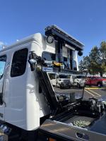 FREIGHTLINER BUSINESS CLASS M2 106 PLUS