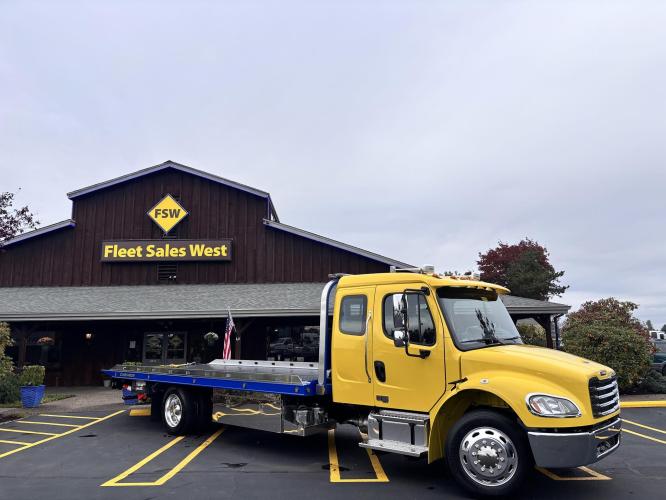 FREIGHTLINER BUSINESS CLASS M2 106 PLUS