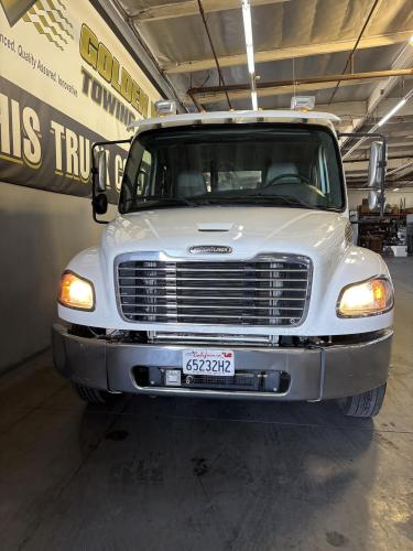 FREIGHTLINER BUSINESS CLASS M2 106