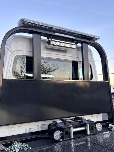 FREIGHTLINER BUSINESS CLASS M2 106 PLUS