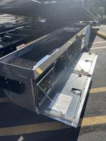 FREIGHTLINER BUSINESS CLASS M2 106 PLUS