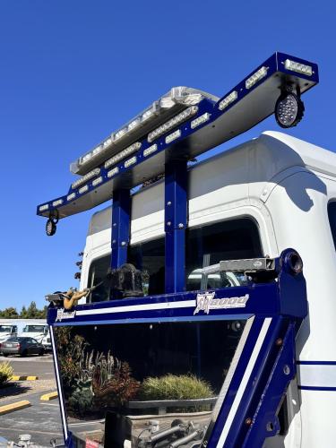 FREIGHTLINER BUSINESS CLASS M2 106
