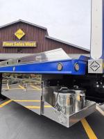 FREIGHTLINER BUSINESS CLASS M2 106 PLUS