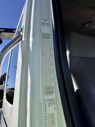 FREIGHTLINER BUSINESS CLASS M2 106