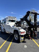 FREIGHTLINER BUSINESS CLASS M2 106 PLUS