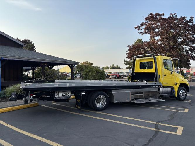 HINO 258ALP