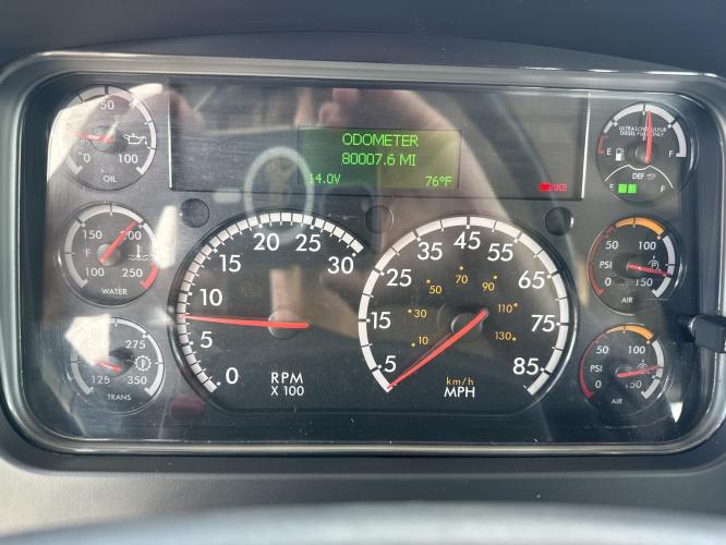 FREIGHTLINER BUSINESS CLASS M2 106