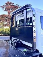 FREIGHTLINER BUSINESS CLASS M2 106 PLUS