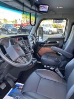 KENWORTH T880