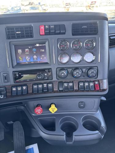 KENWORTH T880