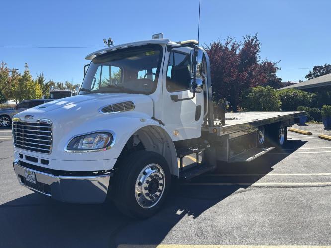 FREIGHTLINER BUSINESS CLASS M2 106