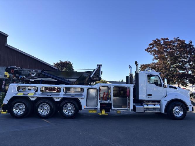 KENWORTH T880