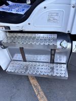 FREIGHTLINER BUSINESS CLASS M2 106