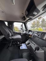 FREIGHTLINER BUSINESS CLASS M2 106 PLUS