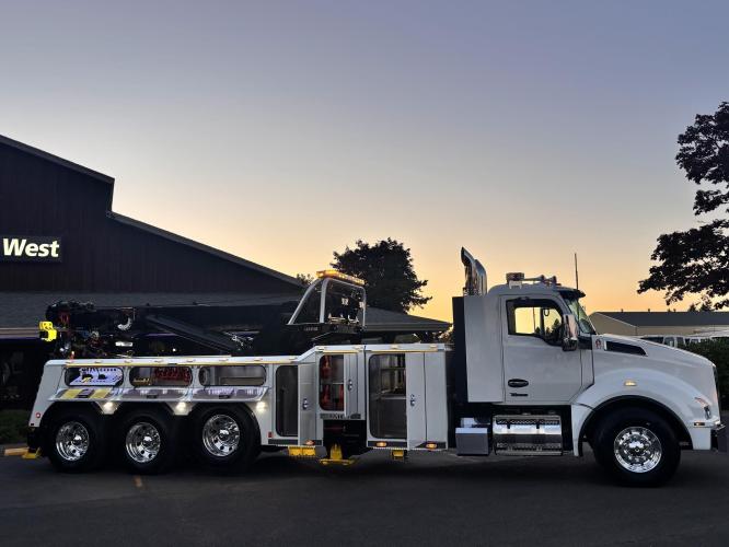 KENWORTH T880
