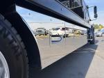FREIGHTLINER BUSINESS CLASS M2 106 PLUS