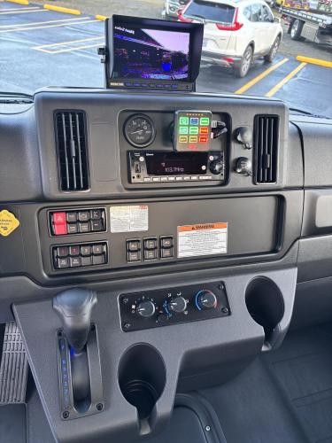 FREIGHTLINER BUSINESS CLASS M2 106 PLUS