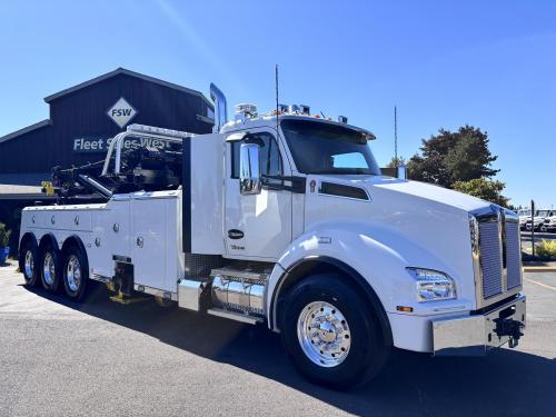 2024 KENWORTH T880
