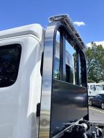 FREIGHTLINER BUSINESS CLASS M2 106 PLUS