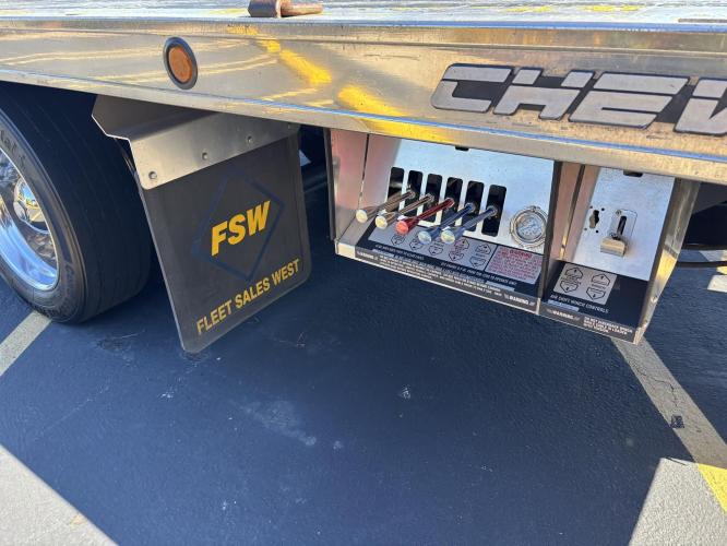FREIGHTLINER BUSINESS CLASS M2 106