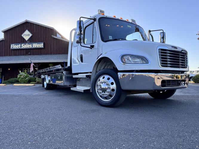FREIGHTLINER BUSINESS CLASS M2 106