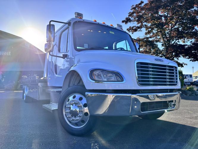 FREIGHTLINER BUSINESS CLASS M2 106