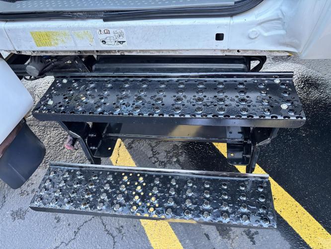 FORD F650 XLT SD