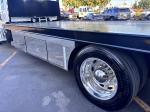 FREIGHTLINER BUSINESS CLASS M2 106 PLUS