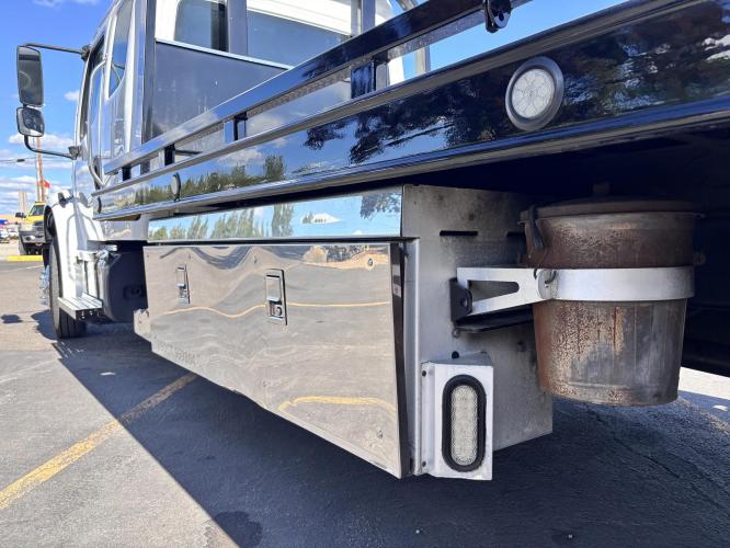 FREIGHTLINER BUSINESS CLASS M2 106