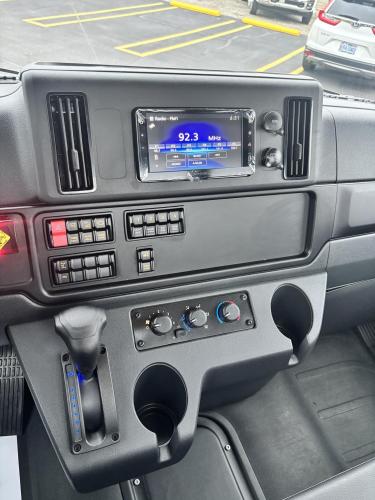 FREIGHTLINER BUSINESS CLASS M2 106 PLUS