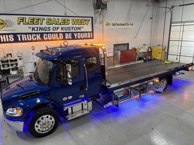 FREIGHTLINER BUSINESS CLASS M2 106 PLUS