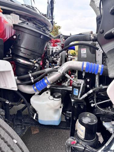 FREIGHTLINER BUSINESS CLASS M2 106 PLUS