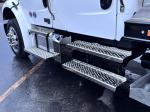 FREIGHTLINER BUSINESS CLASS M2 106 PLUS