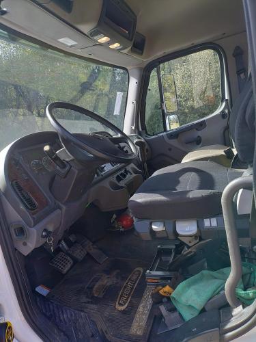 FREIGHTLINER BUSINESS CLASS M2 106