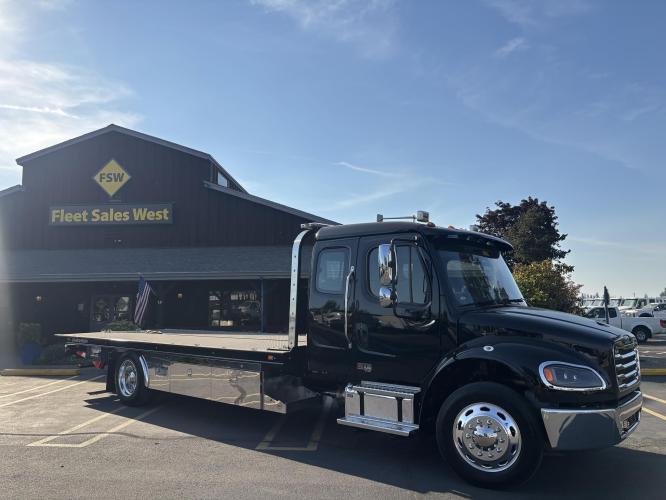 FREIGHTLINER BUSINESS CLASS M2 106 PLUS