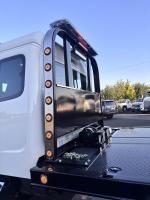 FREIGHTLINER BUSINESS CLASS M2 106 PLUS