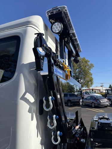 FREIGHTLINER BUSINESS CLASS M2 106 PLUS
