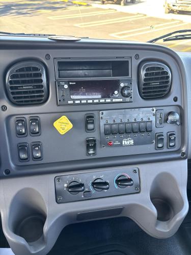 FREIGHTLINER BUSINESS CLASS M2 106