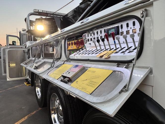 KENWORTH T880
