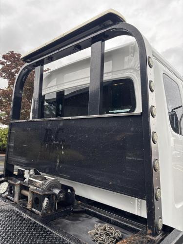 FREIGHTLINER BUSINESS CLASS M2 106
