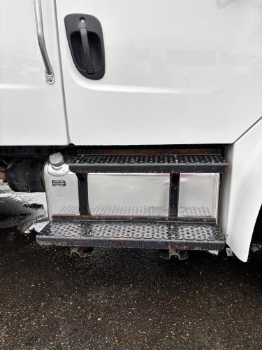 FREIGHTLINER BUSINESS CLASS M2 106