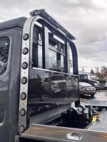 FREIGHTLINER BUSINESS CLASS M2 106 PLUS