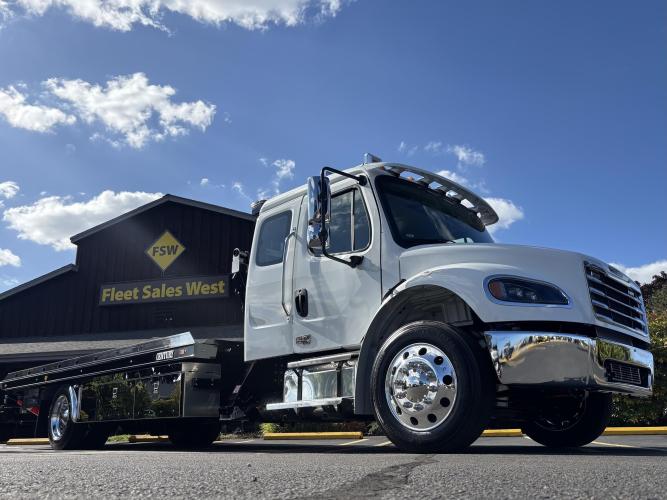FREIGHTLINER BUSINESS CLASS M2 106 PLUS