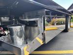 FREIGHTLINER BUSINESS CLASS M2 106 PLUS