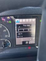 FREIGHTLINER BUSINESS CLASS M2 106 PLUS