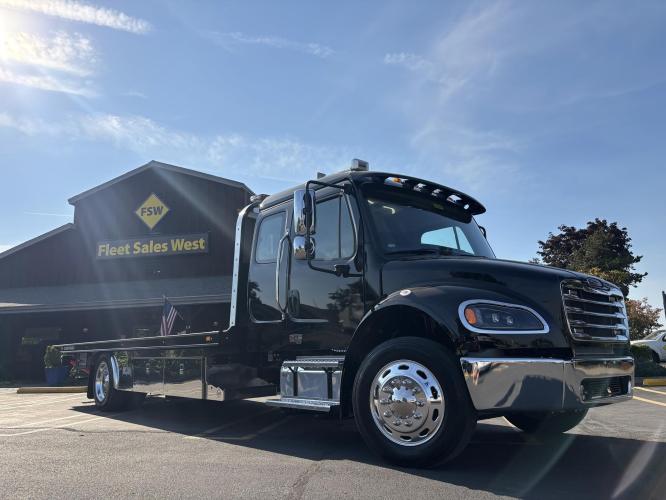FREIGHTLINER BUSINESS CLASS M2 106 PLUS